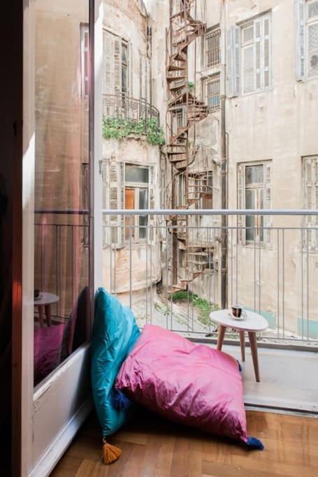 Downtown Cute Apt In The Heart Of Plaka アテネ エクステリア 写真