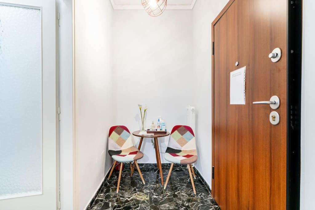 Downtown Cute Apt In The Heart Of Plaka アテネ エクステリア 写真